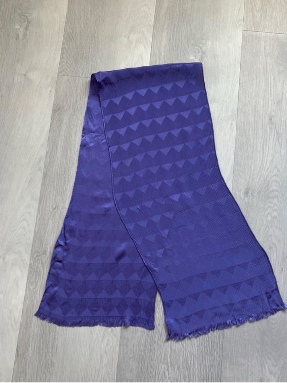 VINTAGE PURPLE JACQUARD SATIN 100% SILK RECTANGLE FRINGE SCARF